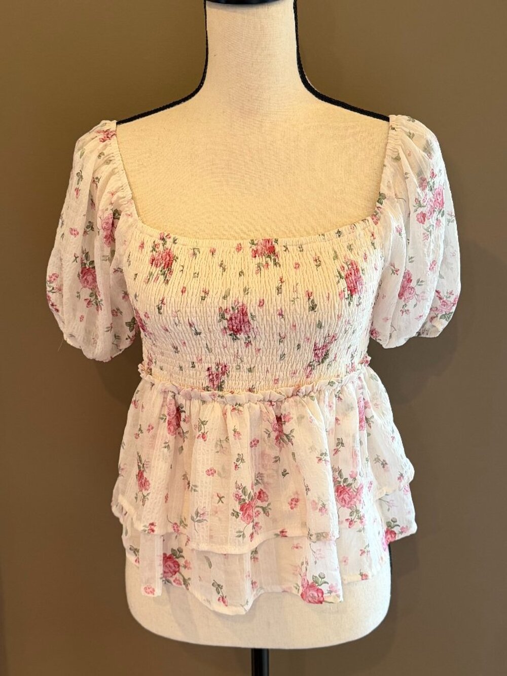 Altar'd State Floral Ivory Ruffle Tier Puff Sleeve Crop Top Cottage, Size Medium